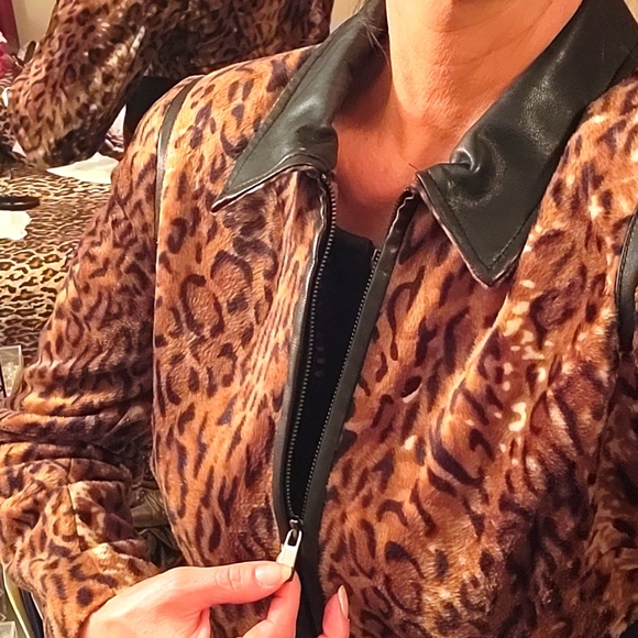 NWOT Faux-Fur Leopard Print Swing Coat, Faux-Leather Collar, Pockets! Peplum, S - Picture 9 of 17